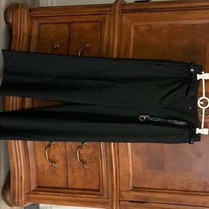 NWT Loft size 6 wide leg dress pants. Patten leather drop belt.
